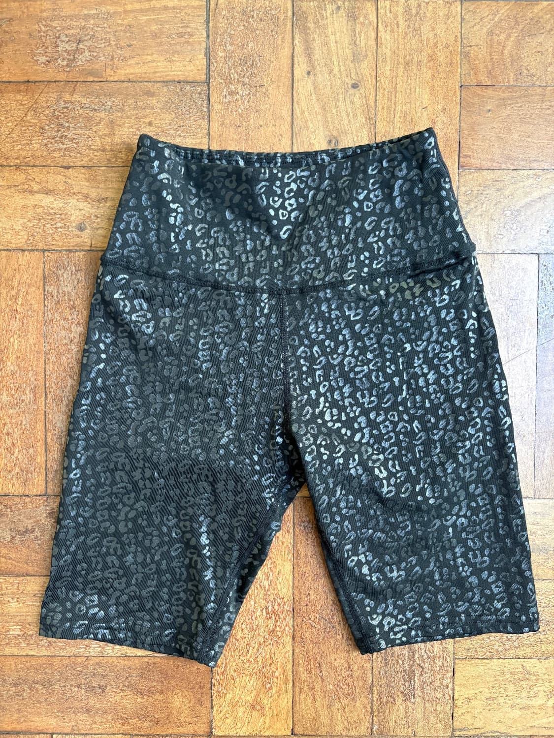 Black foil leopard print cycling shorts. A nice flattering waistband . Brand LA SOCIETY 