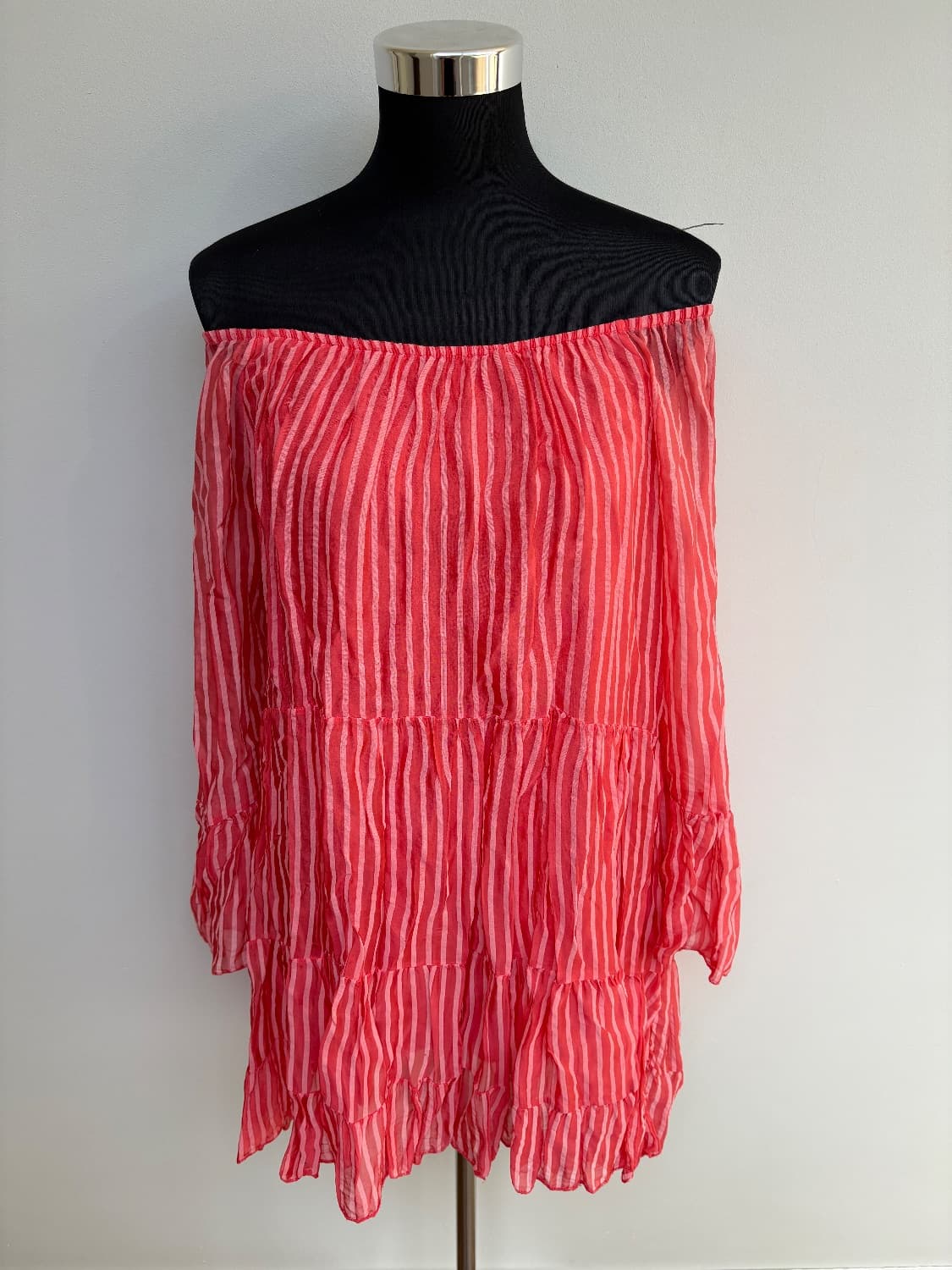 Dark and light pink Off the shoulder tiered dress. Brand Antonella Serio, Italy. A real beauty