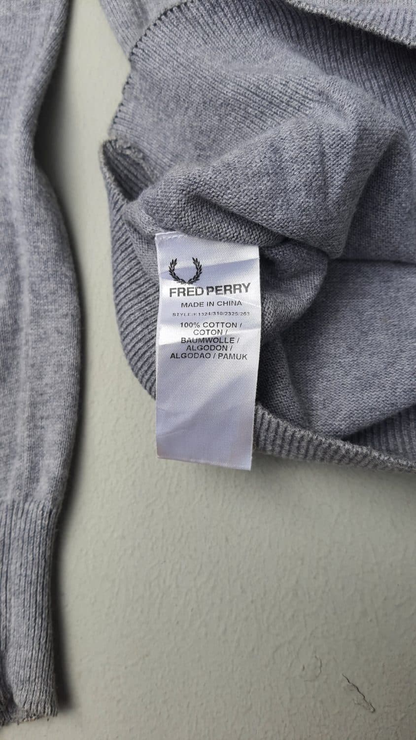 Fred Perry Men's Classic V-Neck Lightweight Sweatshirt - Image 3