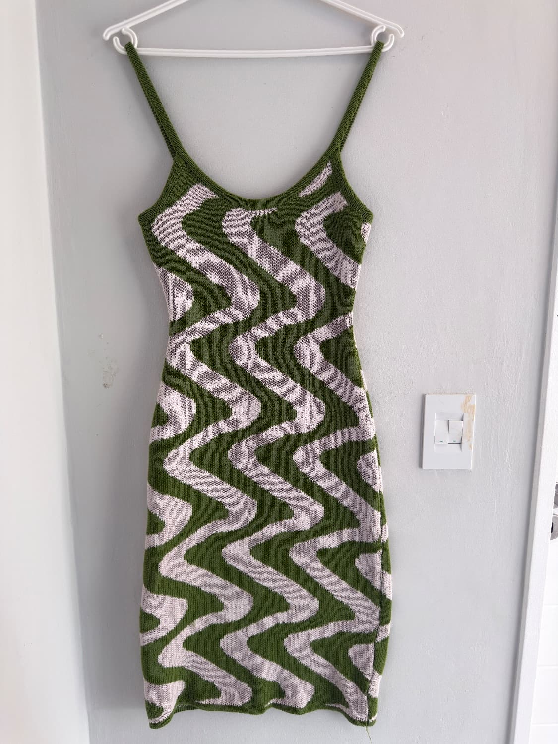 Green and white dress - Size M - Preloved Fashion