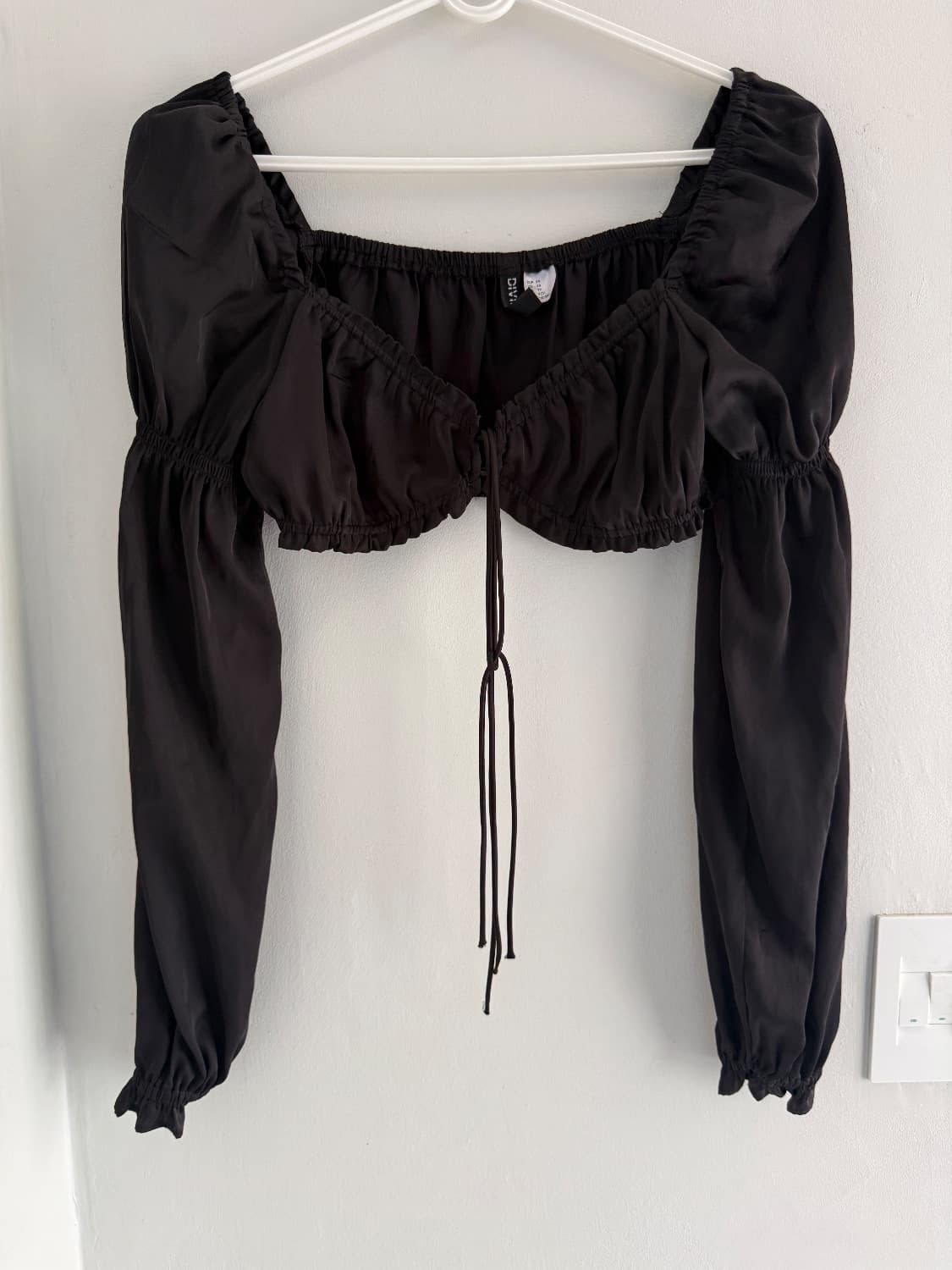 H&M black top - H&M - Size M - Preloved Fashion