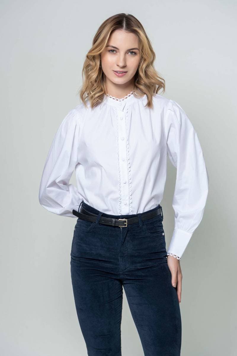 Brand new 100 per soft cotton lace scallop trim blouse with cuffs and mismatched mother of pearl but - Lacomy - Size M - Preloved Fashion