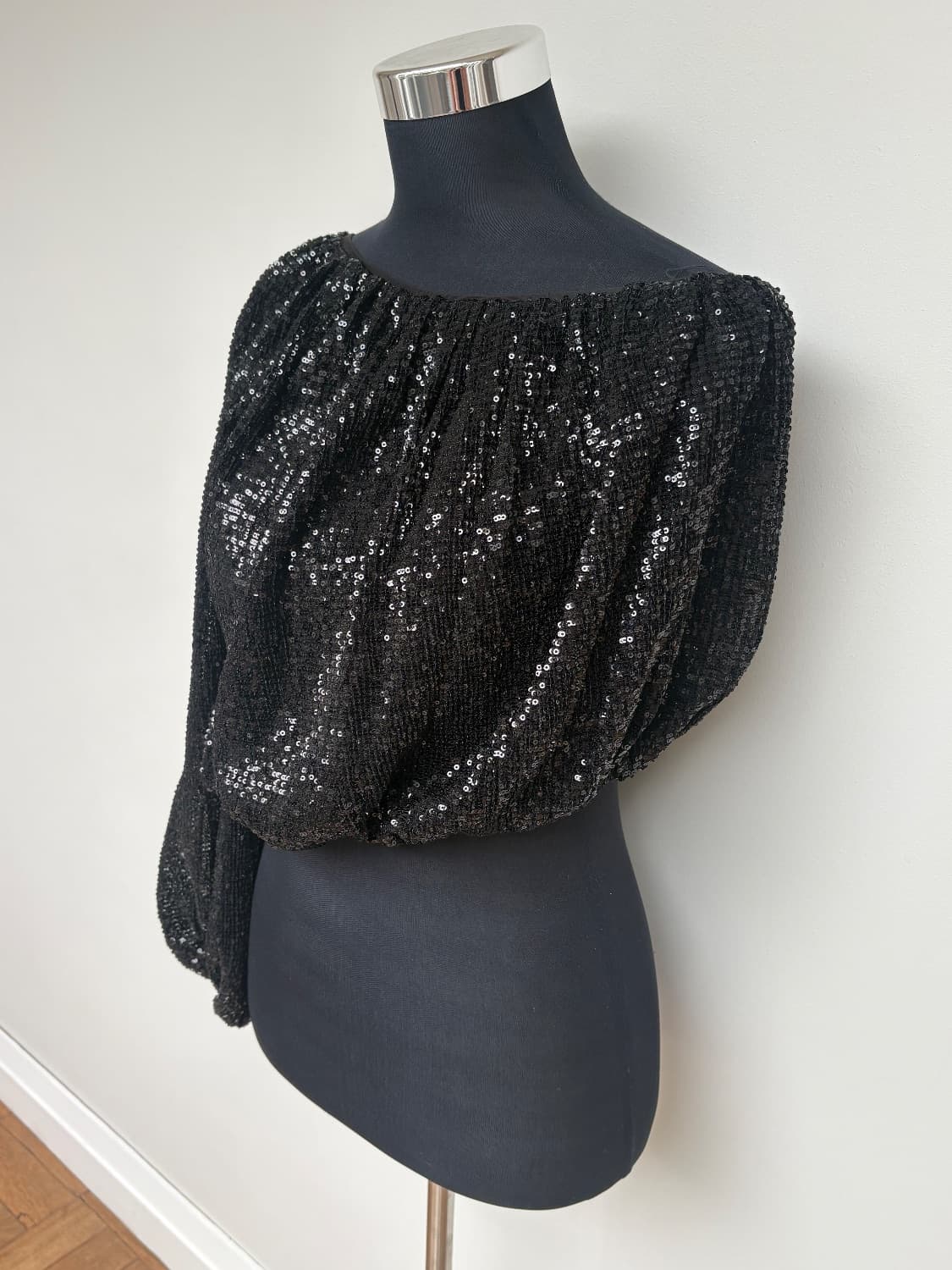 Forever new sequin asymmetrical top with a bubble hem.  - Image 3