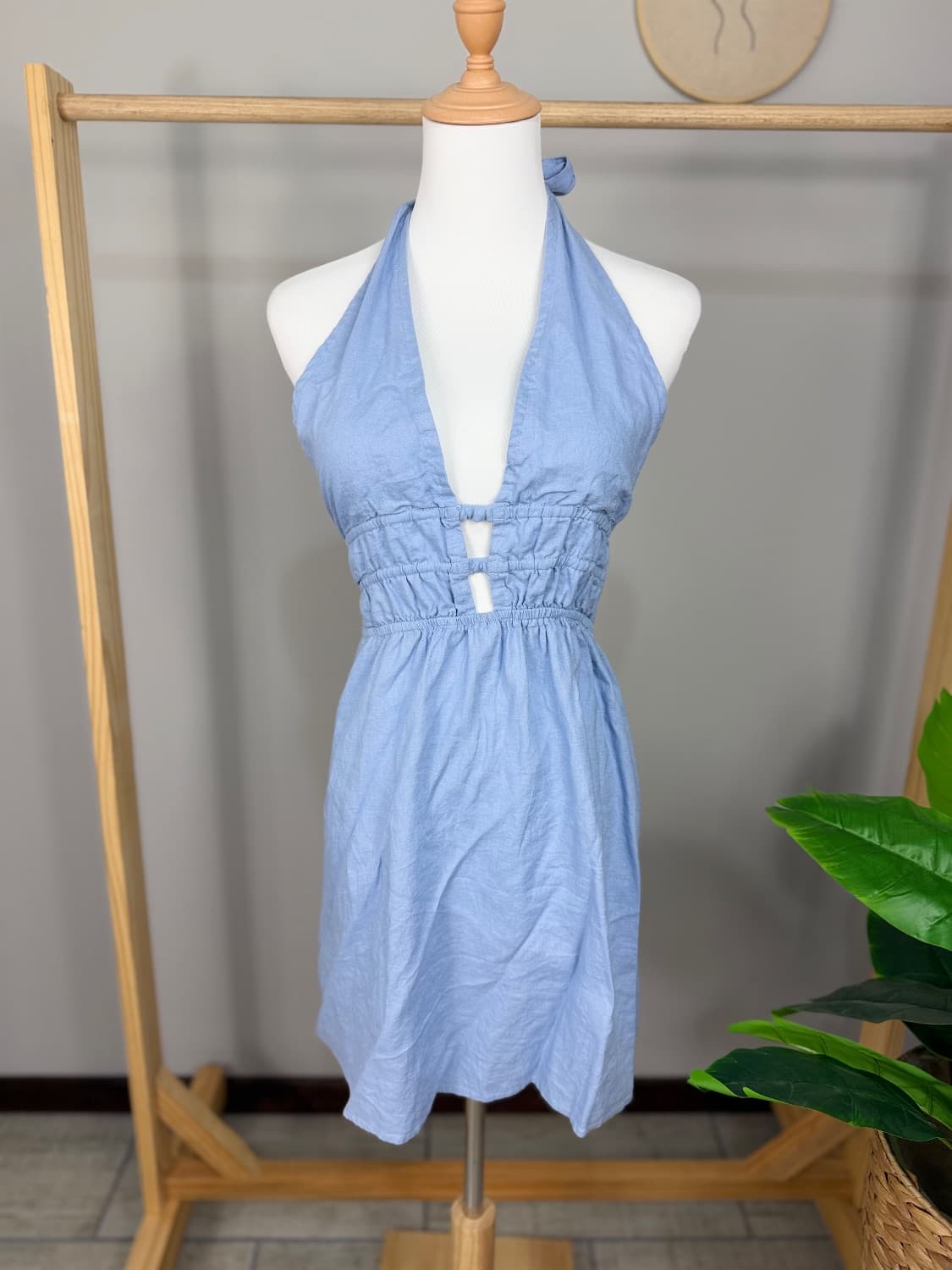 Blue halterneck dress with open back - Cotton On - Preloved Fashion