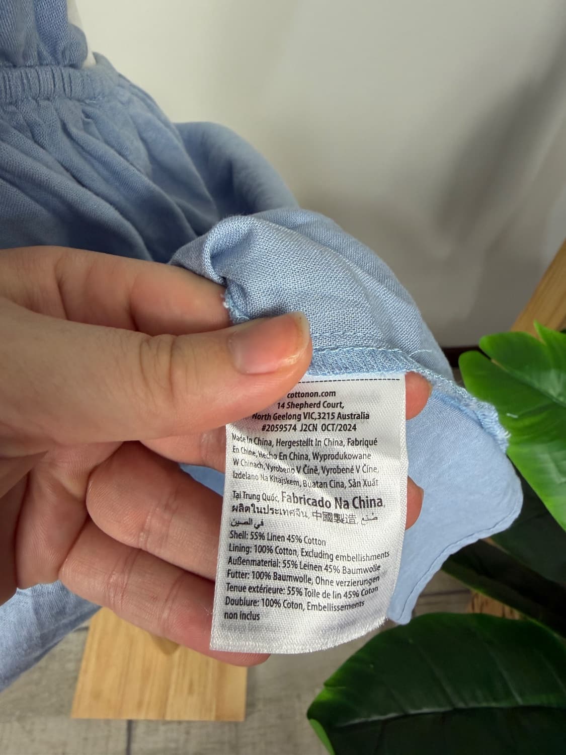 Blue halterneck dress with open back - Image 4