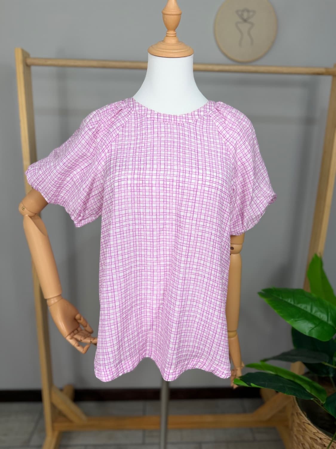 Pink / purple top with puff sleeves - Witchery - Preloved Fashion
