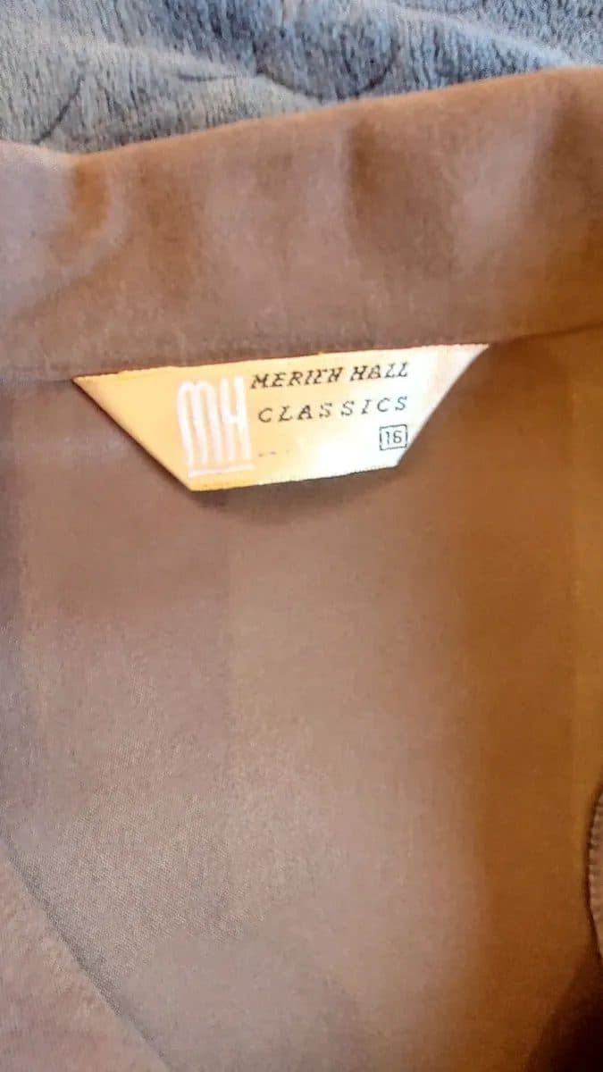 Brown Suede Luxe Button Jacket 🤎 (Size 16) - Image 3