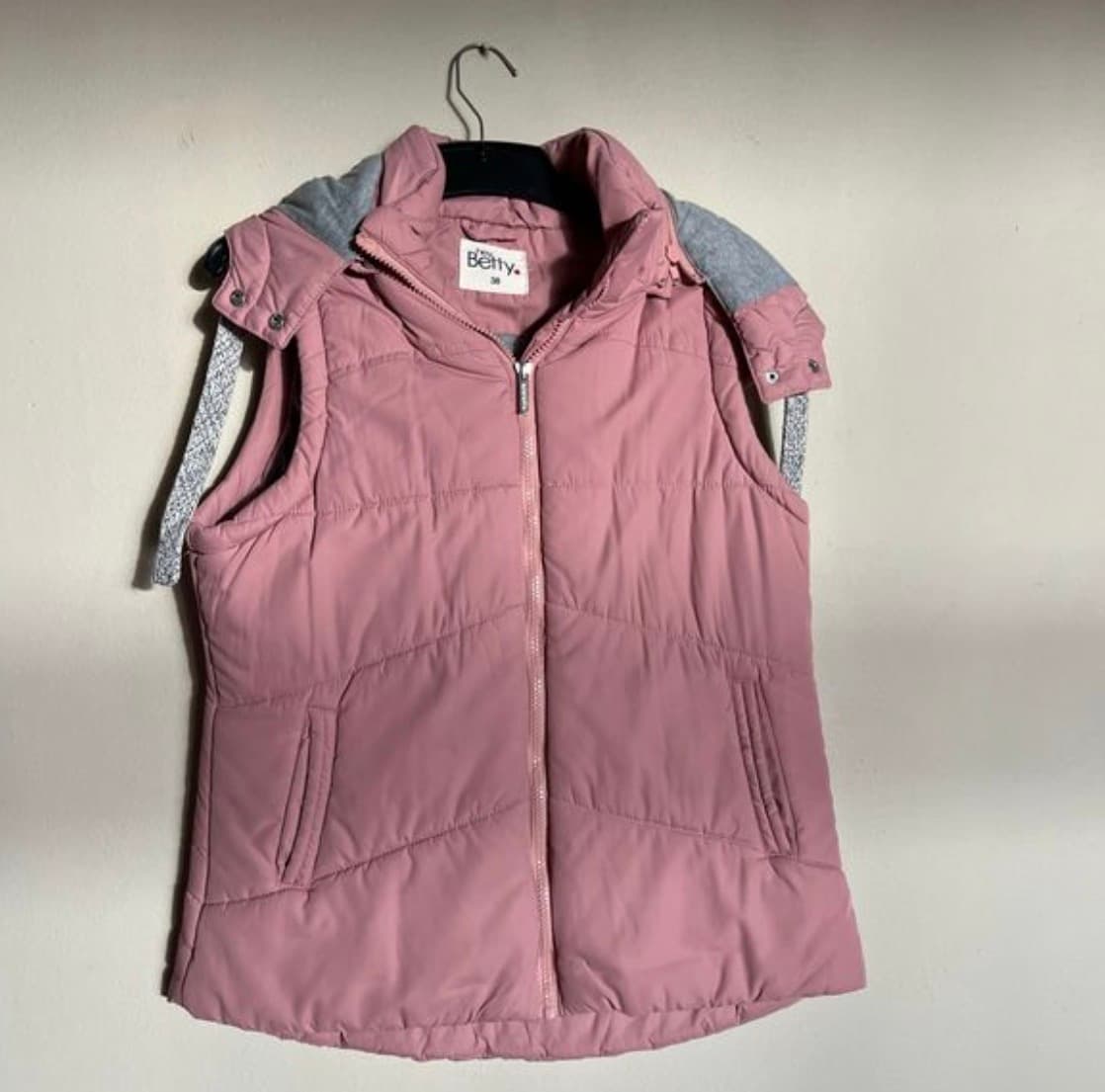 Women’s Pink Sleeveless Puffer Jacket