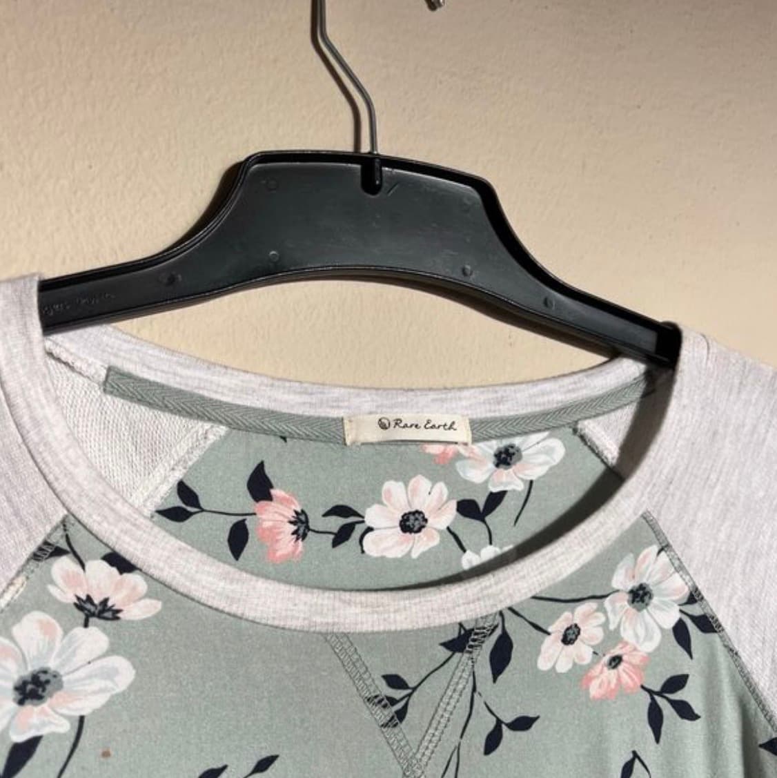 Women floral top. - Image 2
