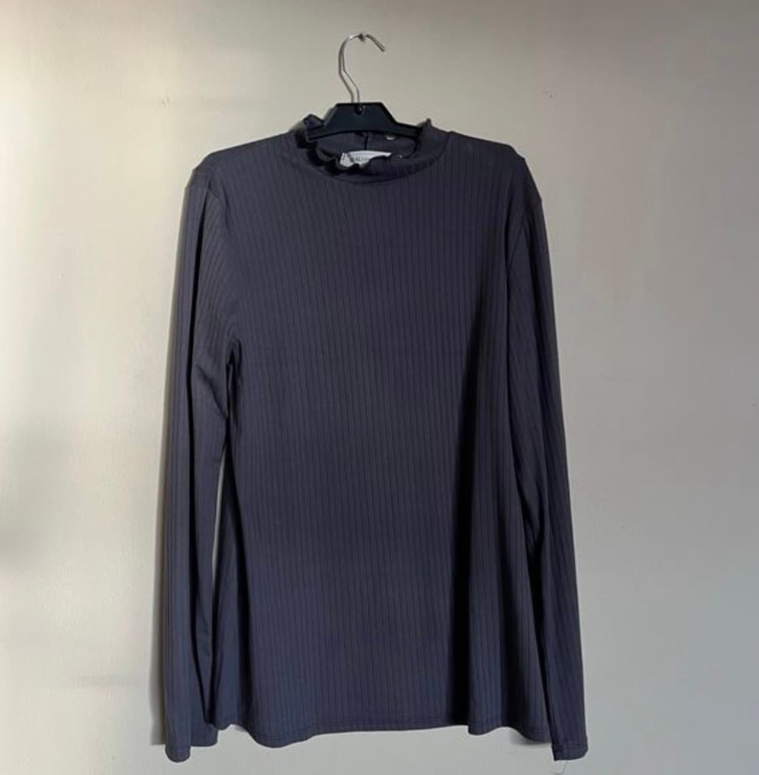 Women’s grey top