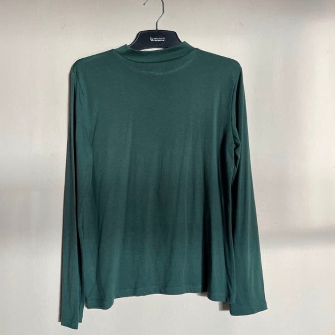 Women’s green top - Image 4
