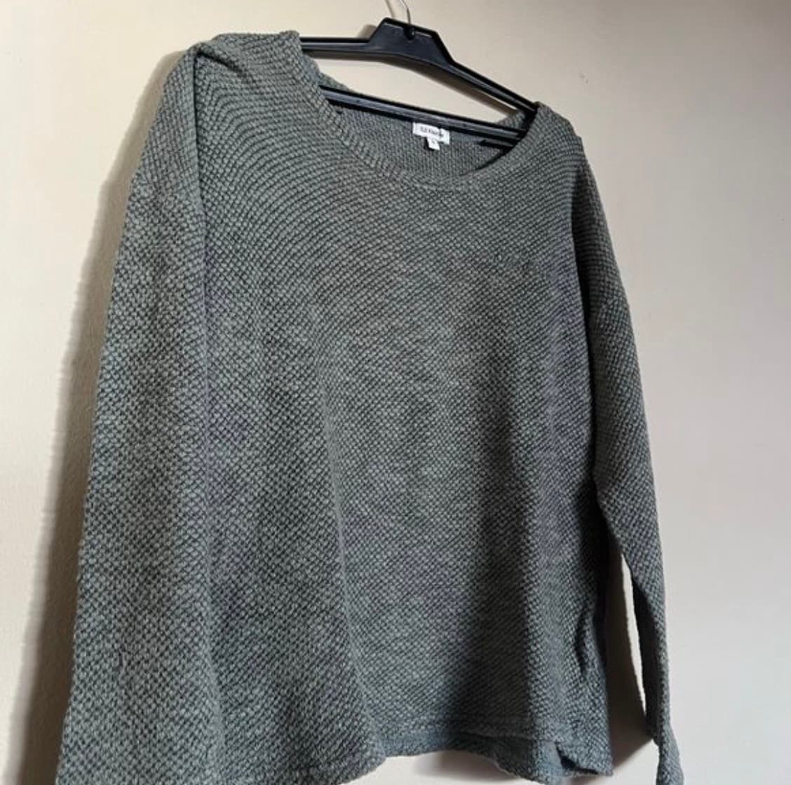 Women’s green jersey - Image 2
