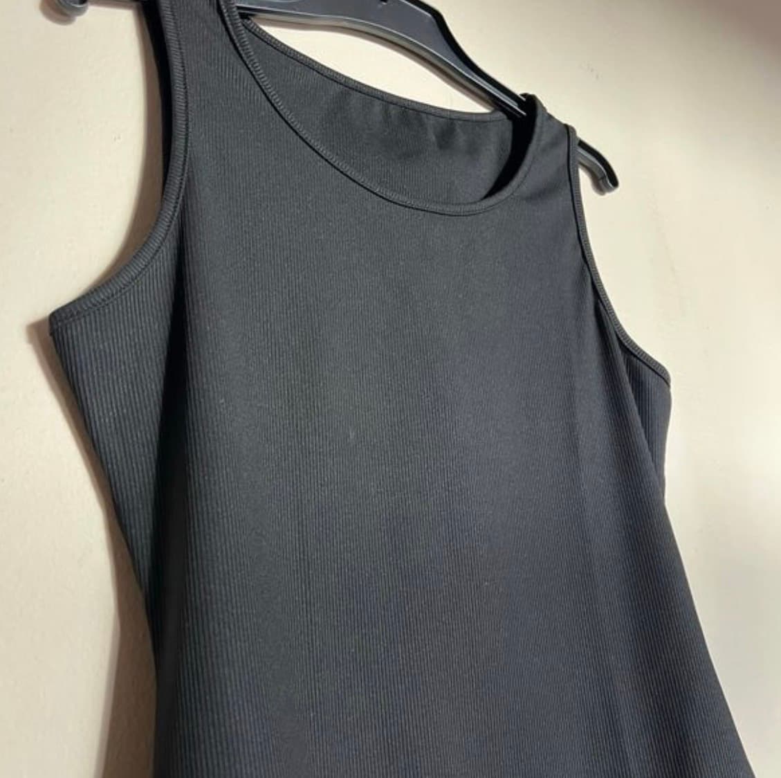 Women’s black top - Image 3