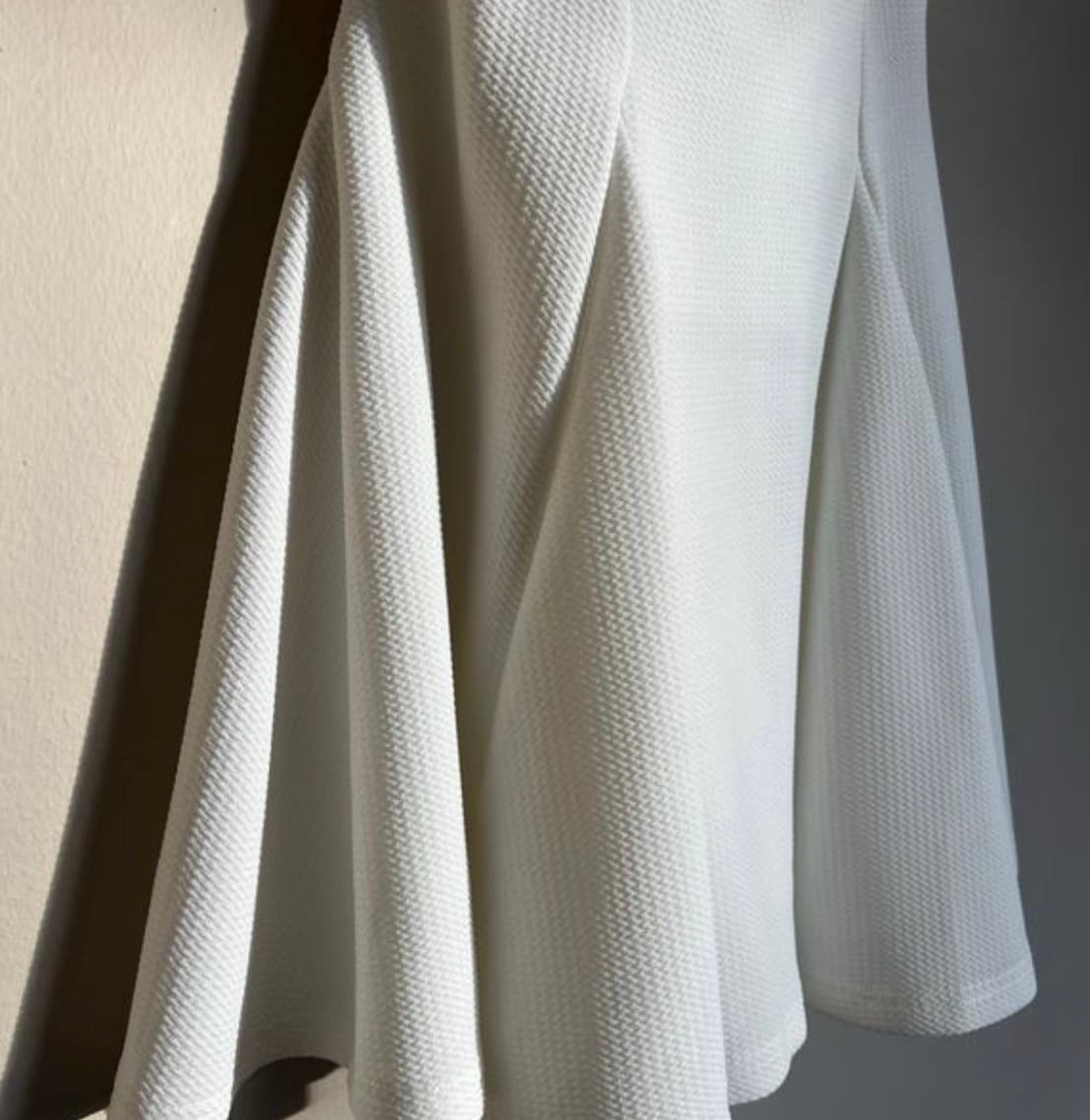 Women’s white dress - Image 3