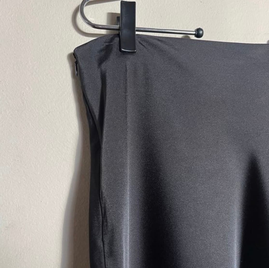 Women’s silky black skirt - Image 2
