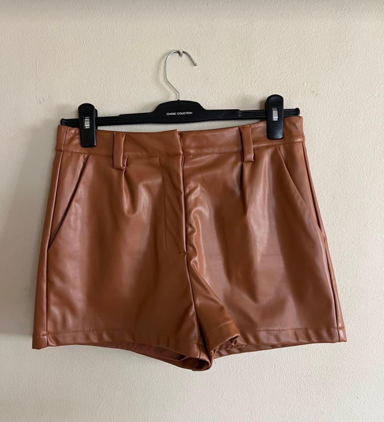 Women’s brown leather short