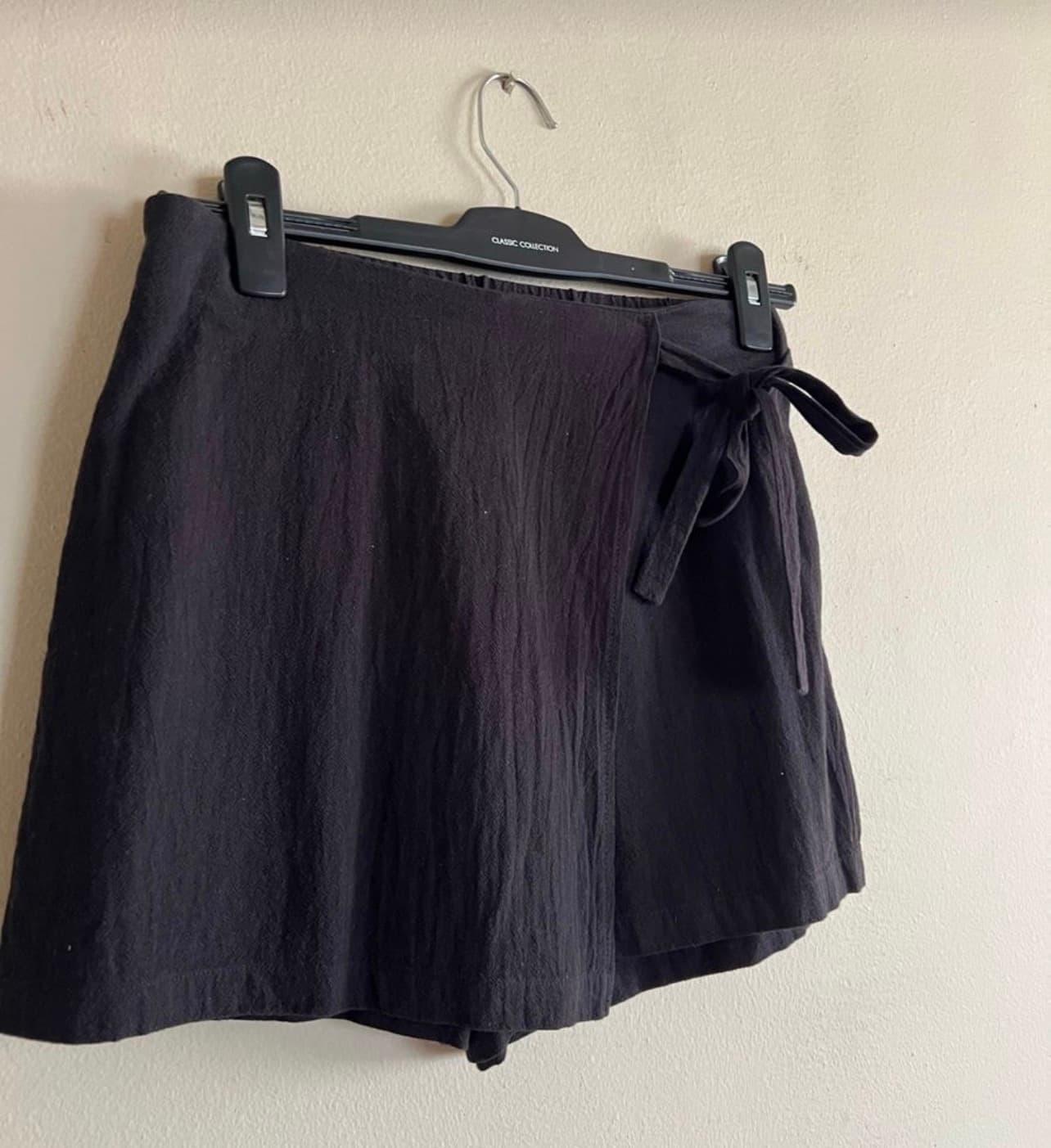 Women’s black skort - Image 2