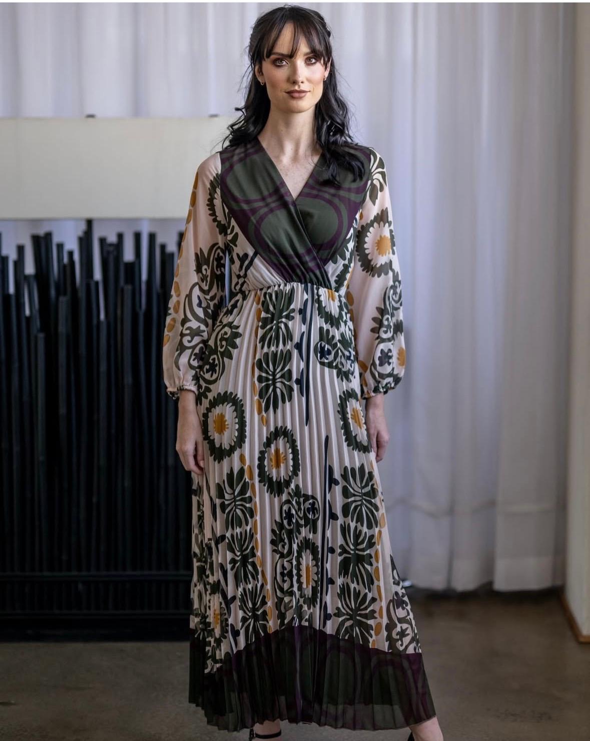 Maxi dress by Mastik, gorgeous green and burgundy jungle print with a v neck, finely pleated skirt i - Image 2