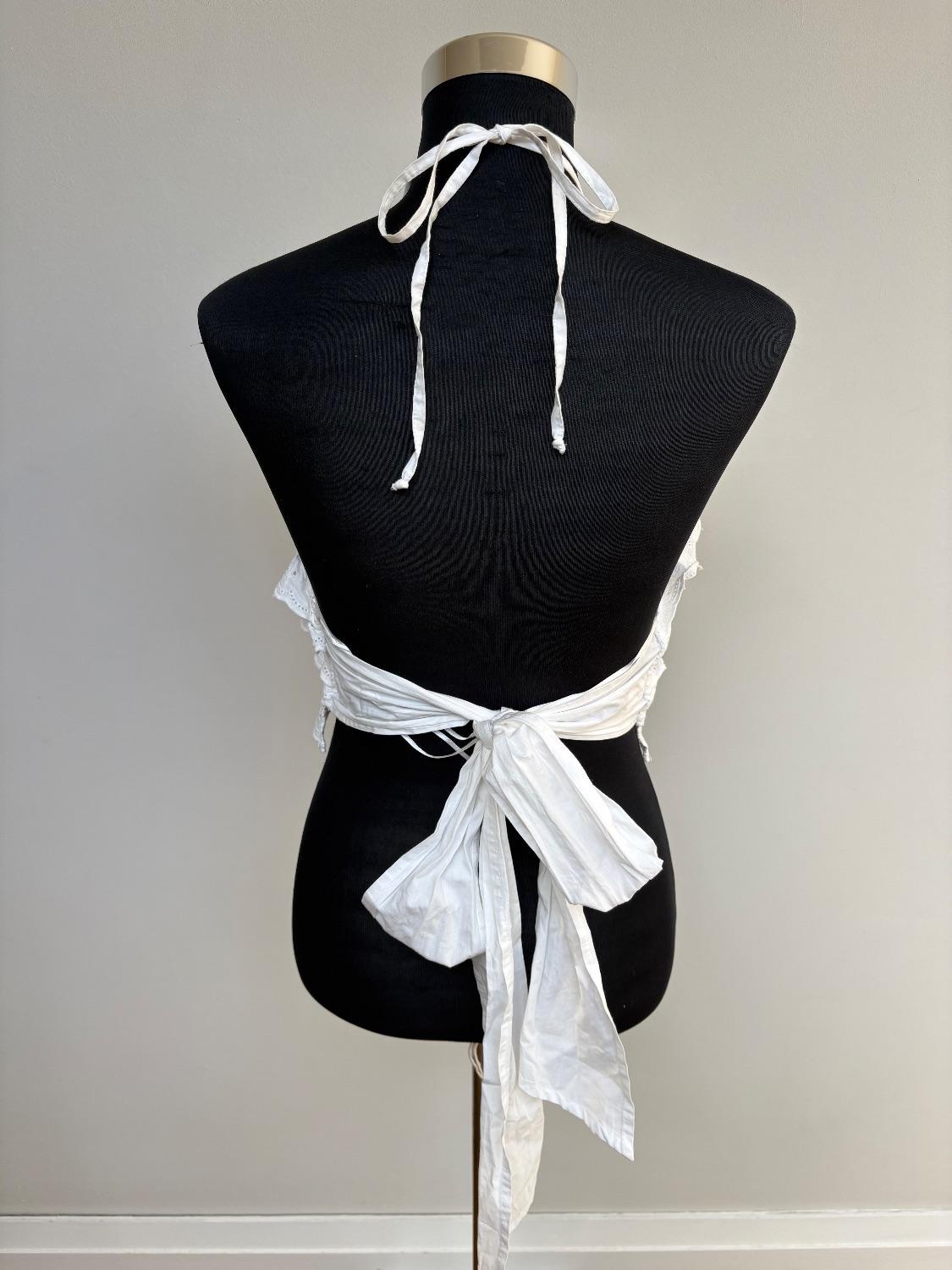 White Anglaise layered crop top with an open tie back. Too gorgeous - Image 4