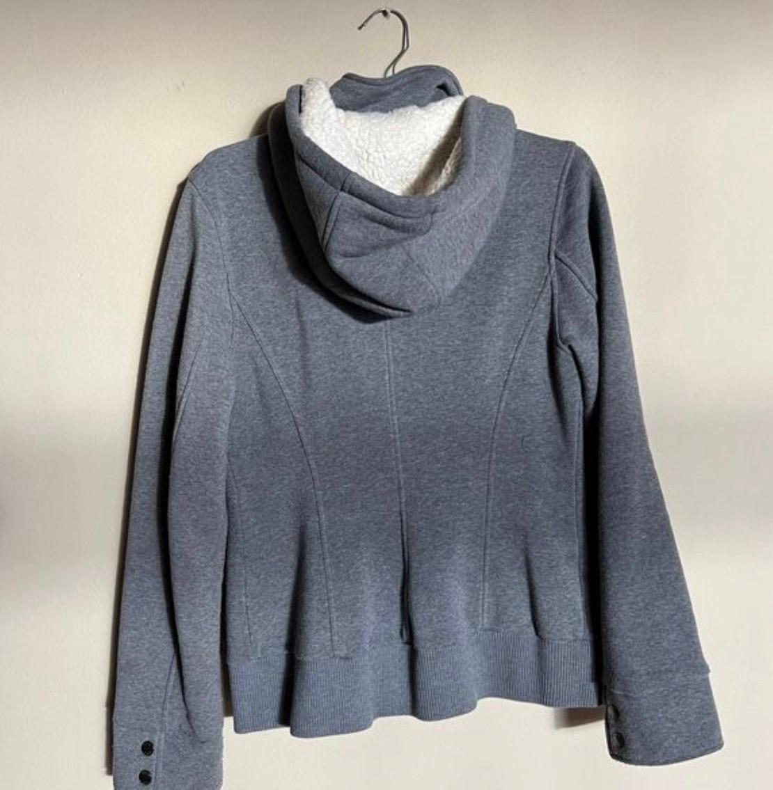 Women’s grey jackets - Image 2