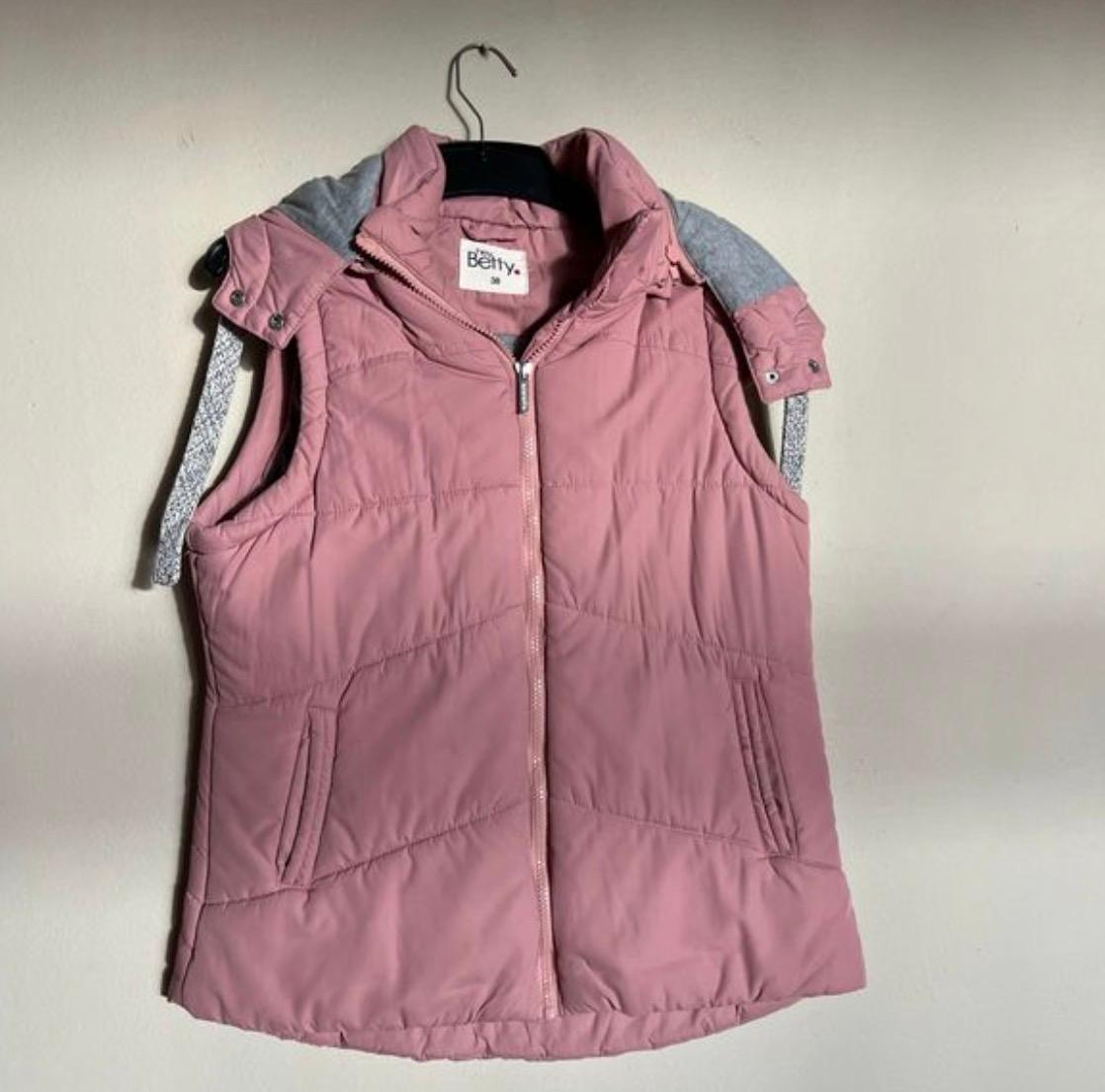Women’s Pink Sleeveless Puffer Jacket - Truworths - Size 38 - Preloved Fashion