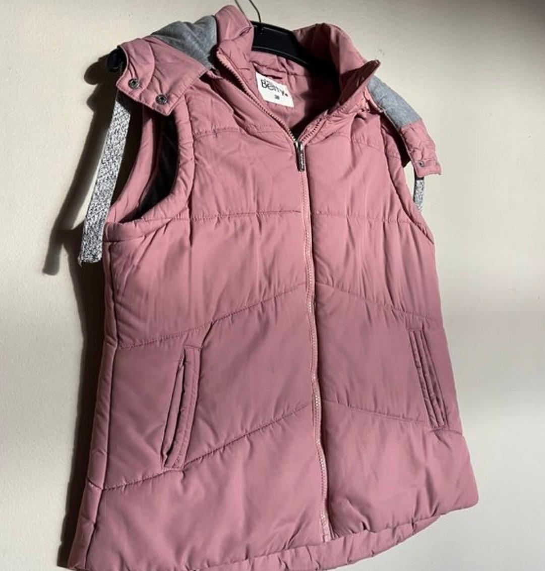 Women’s Pink Sleeveless Puffer Jacket - Image 2
