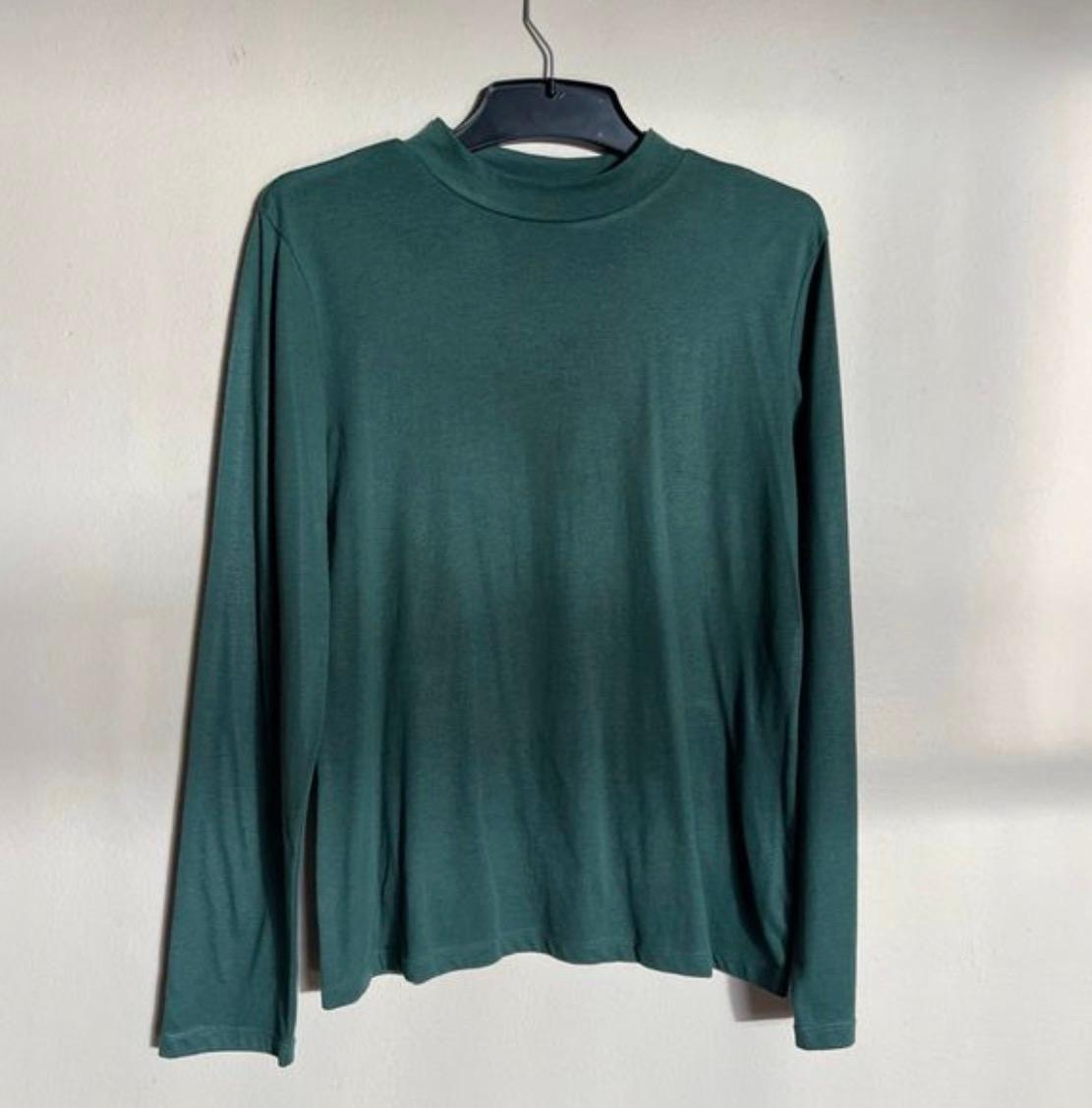 Women’s green top
