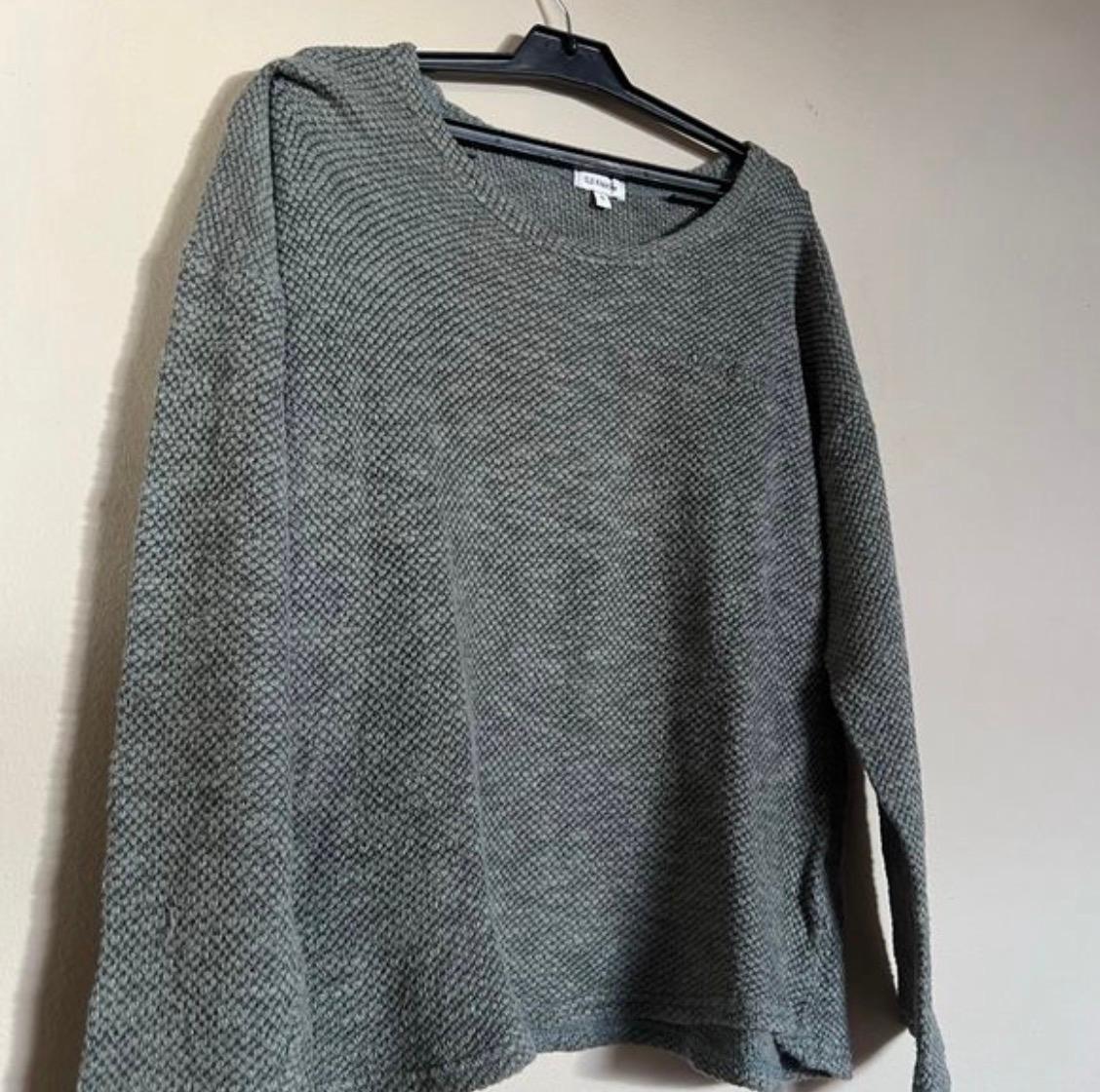 Women’s green jersey - Image 2
