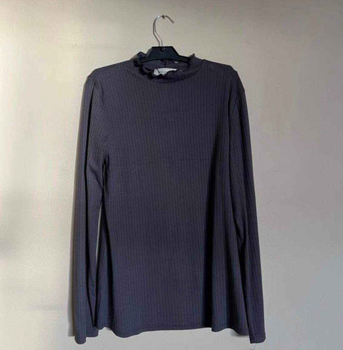 Women’s grey top - R80