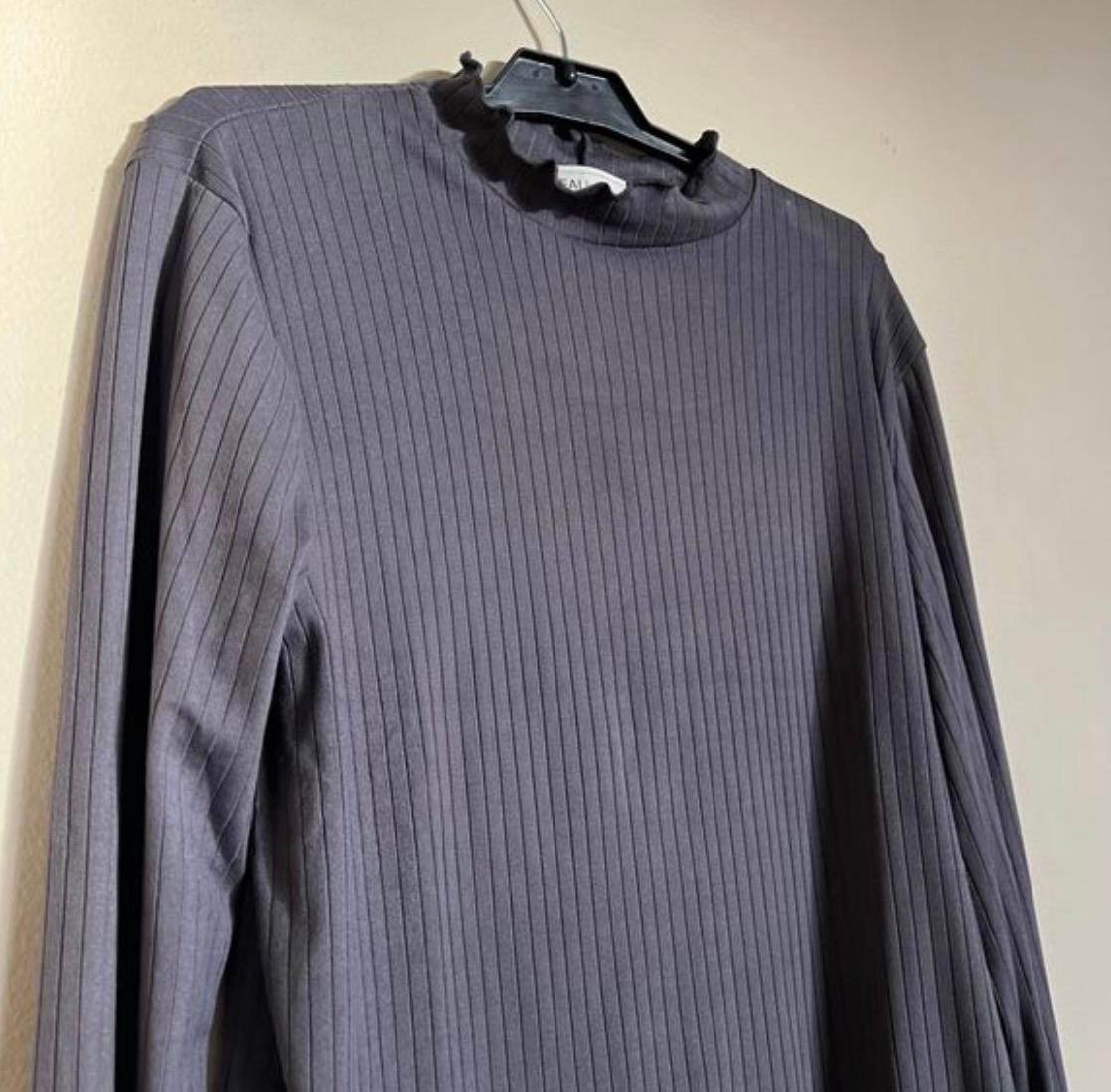Women’s grey top - Image 2