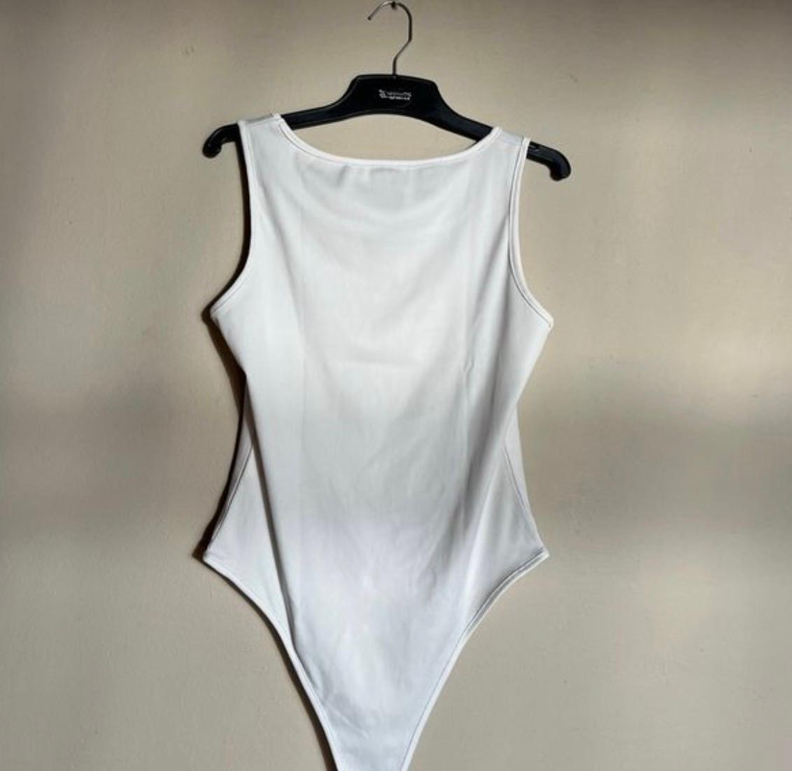 Women’s white top - Image 4
