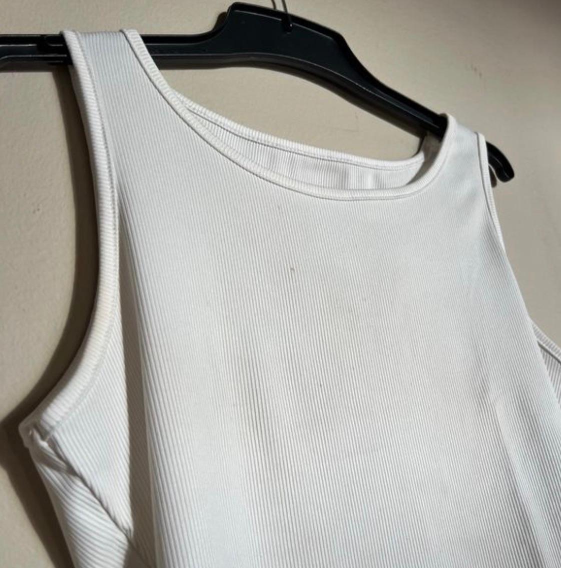 Women’s white top - Image 3