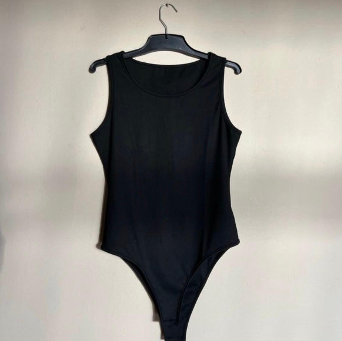 Women’s black top