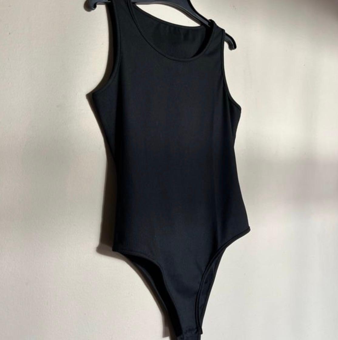 Women’s black top - Image 2