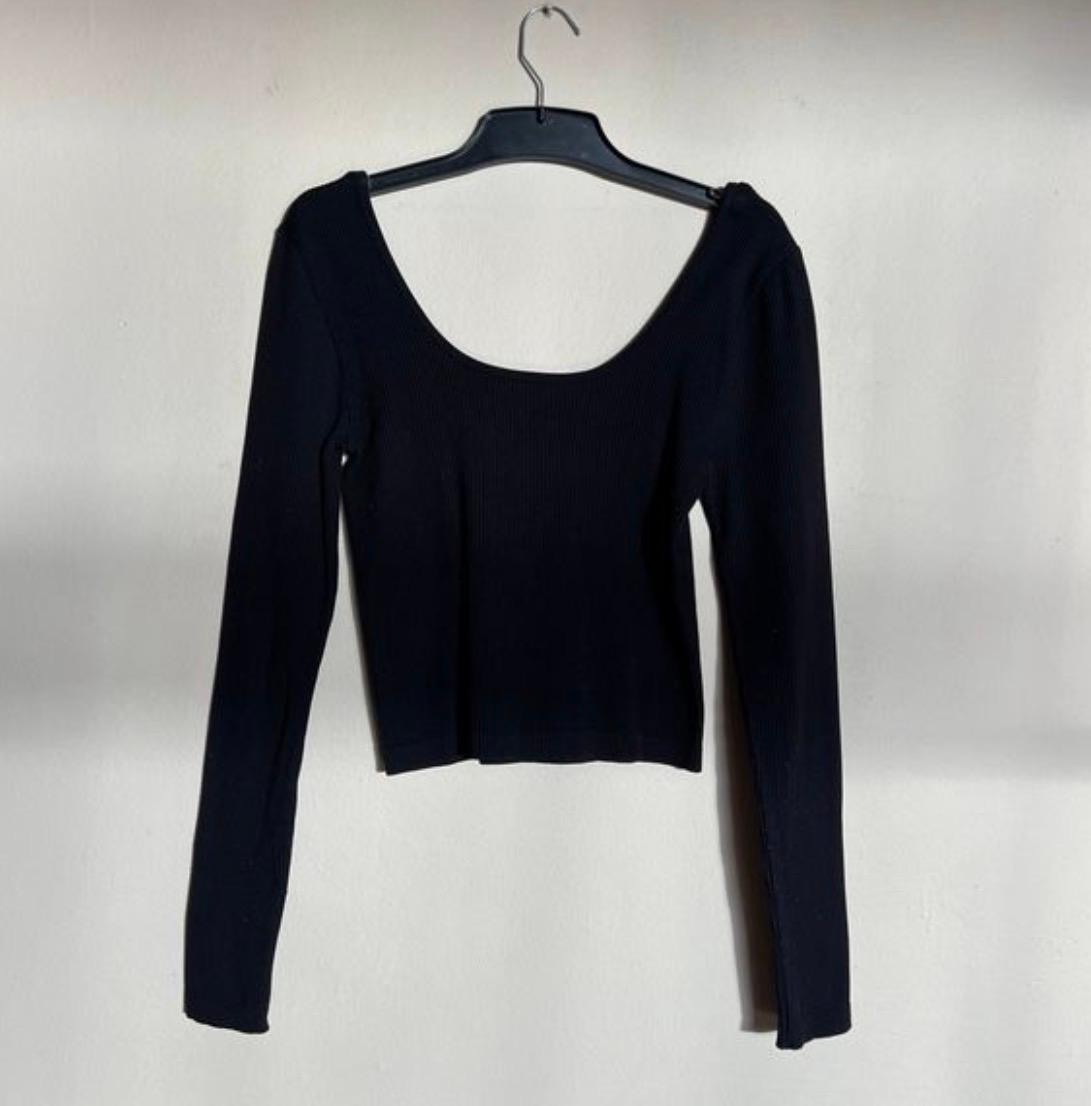 Women’s long sleeve black shirt 