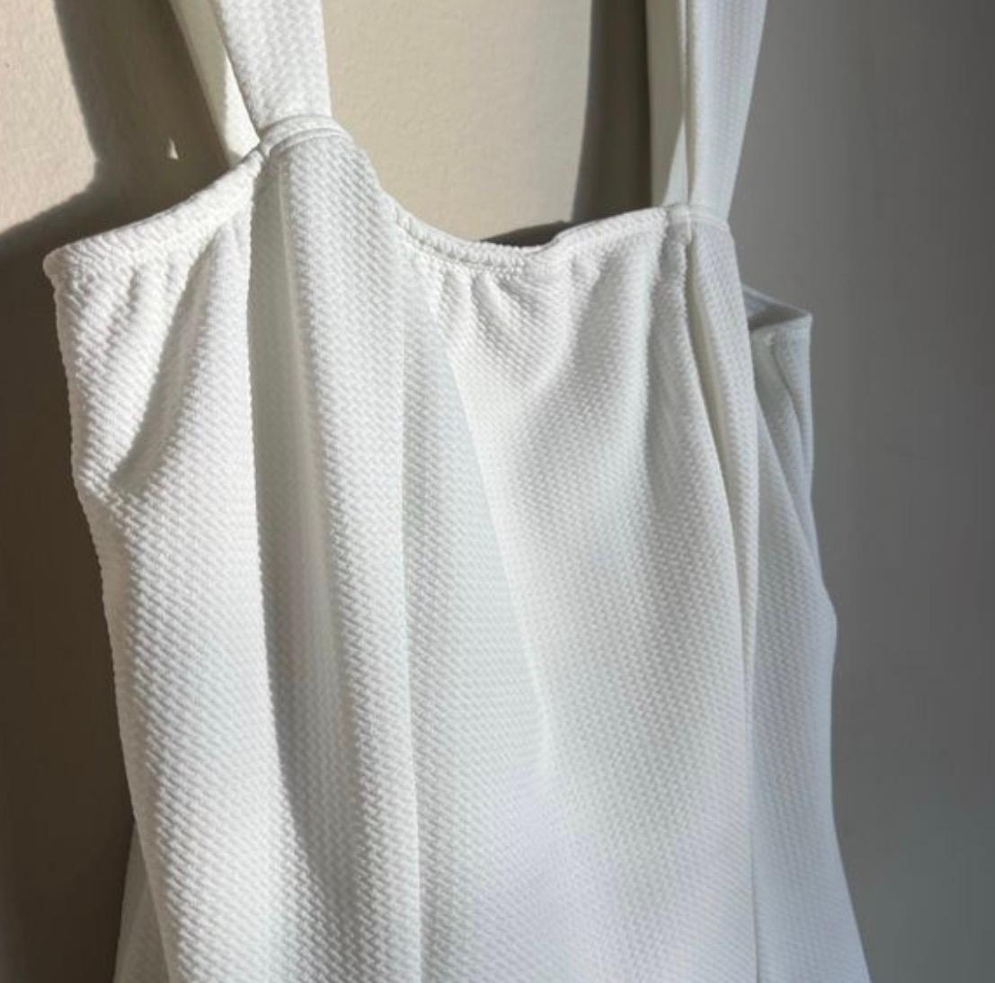 Women’s white dress - Image 2