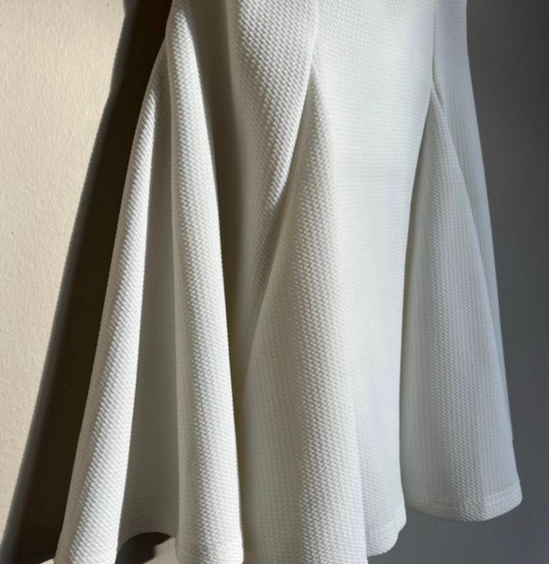 Women’s white dress - Image 3