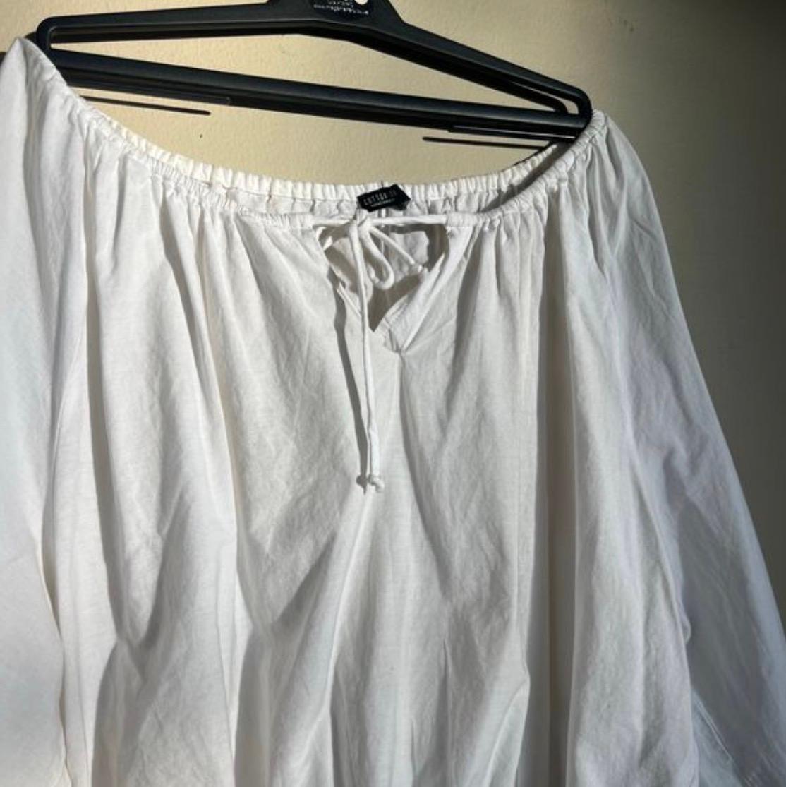 Women’s white blouse - Image 2
