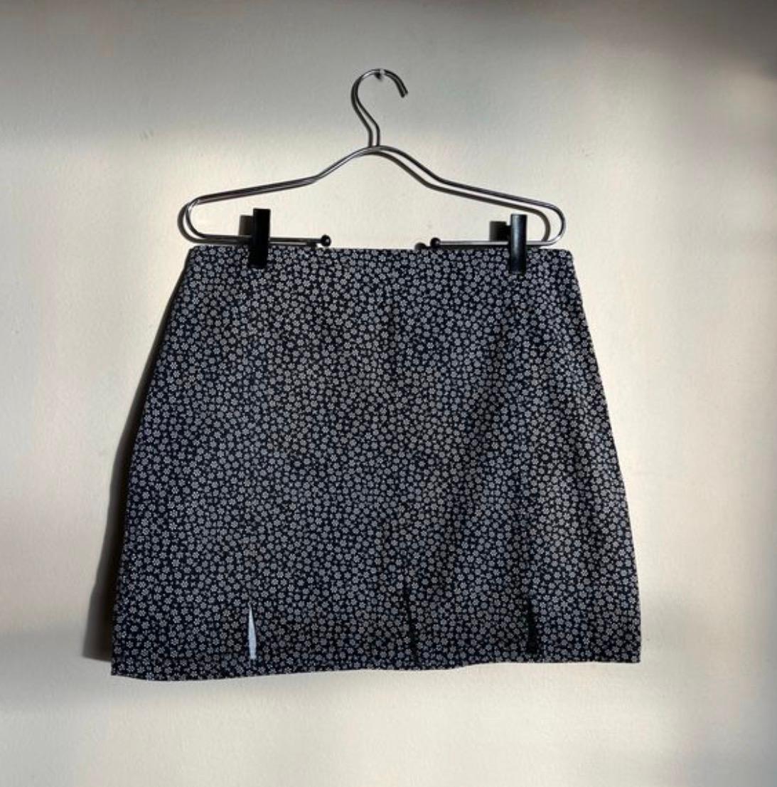 Women’s black floral skirt 