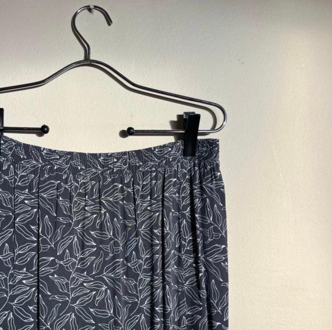 Women’s grey skirt - Image 3