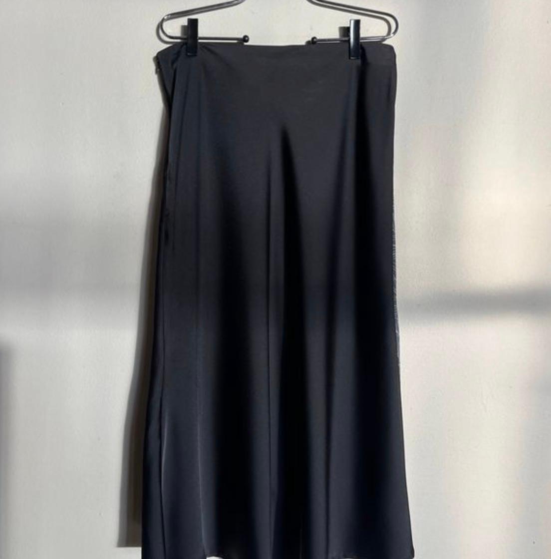 Women’s silky black skirt - SHEIN - Size L - Preloved Fashion