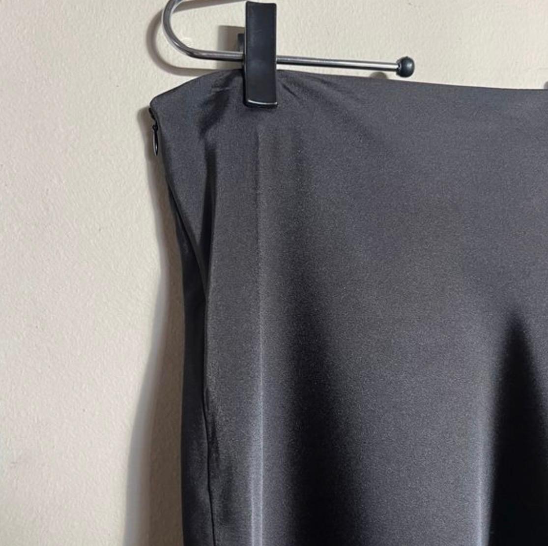 Women’s silky black skirt - Image 2