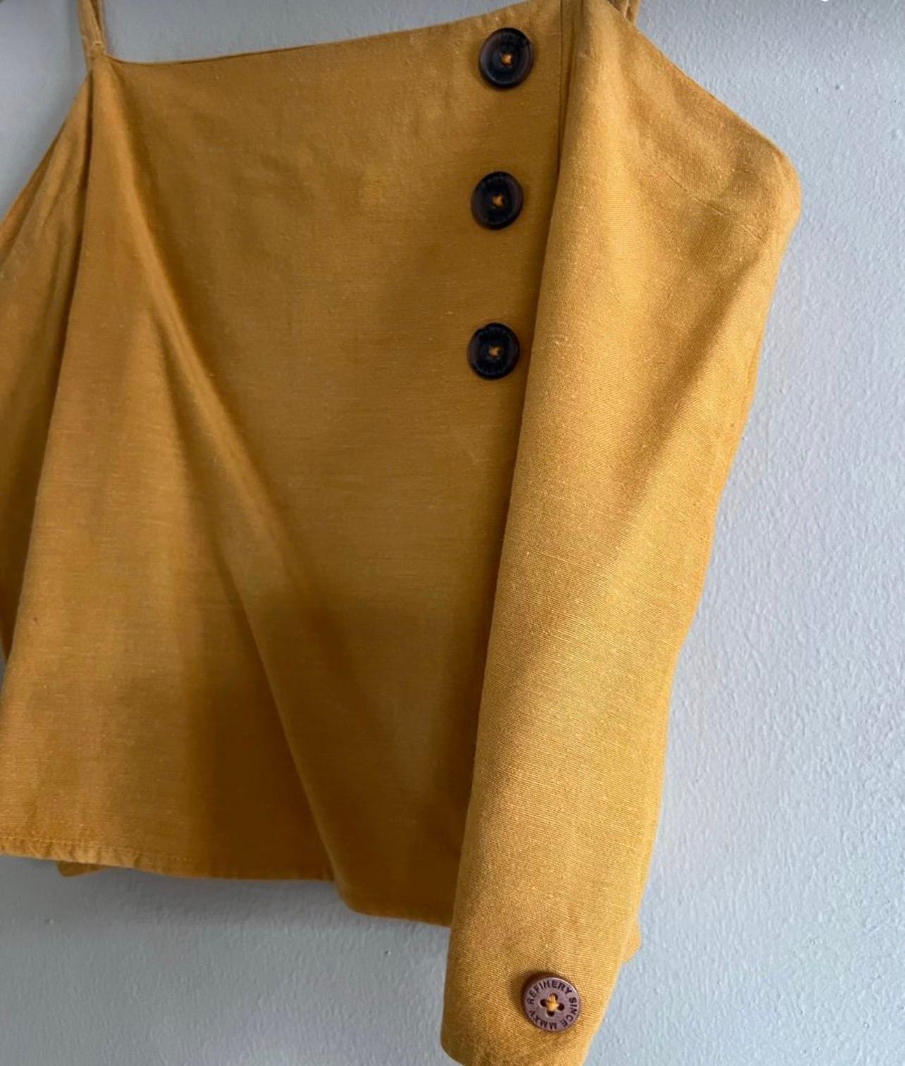 Women’s top. Seam is coming loose. - Image 4