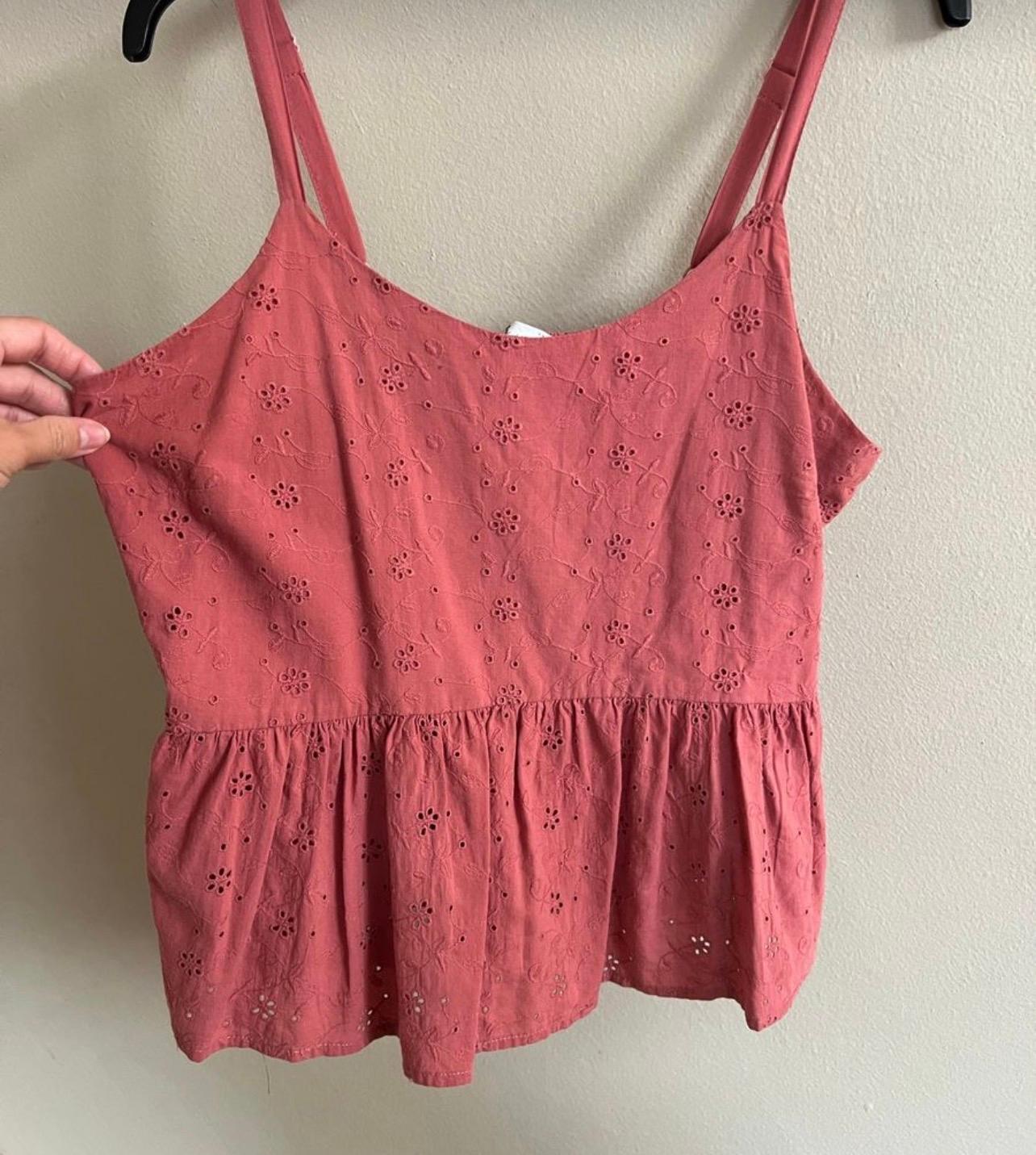 Women’s pink blouse. - Image 2