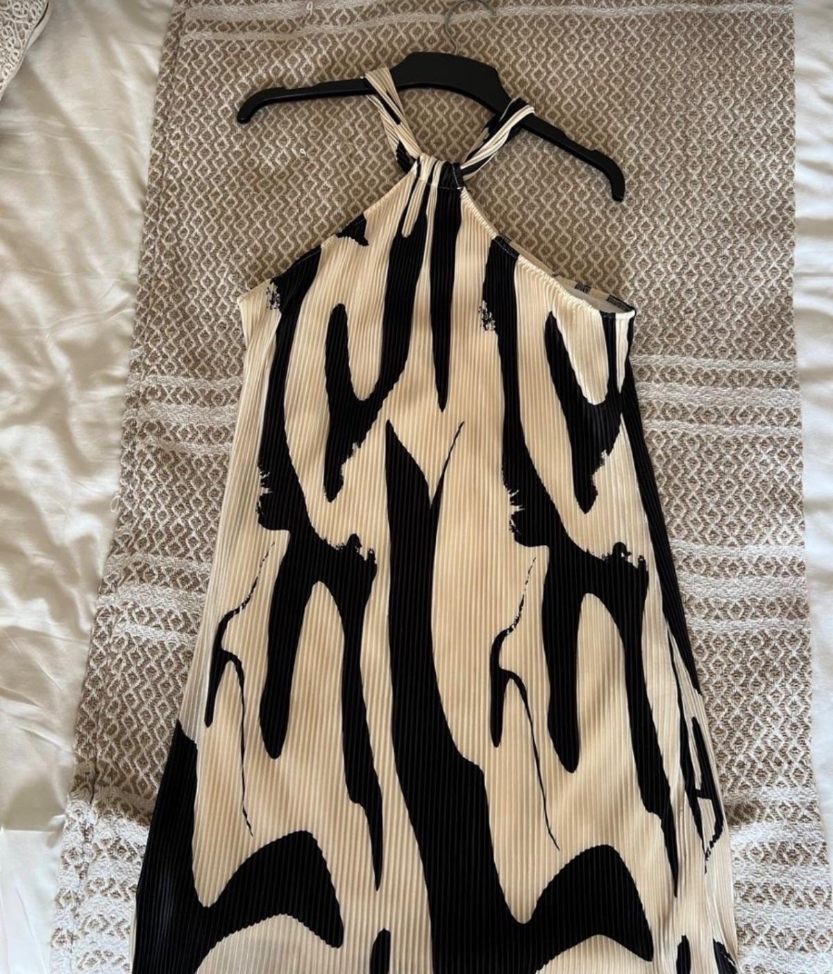 Women’s cream and black printed dress - Image 1