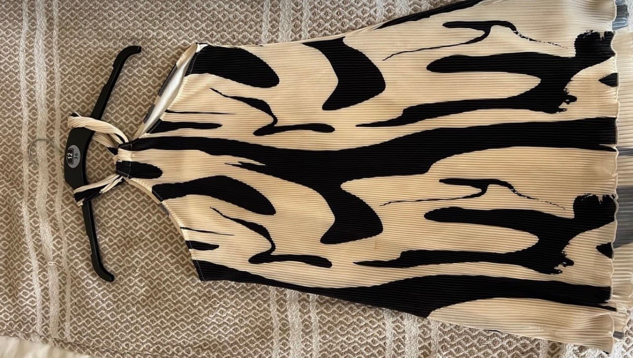 Women’s cream and black printed dress - Image 3
