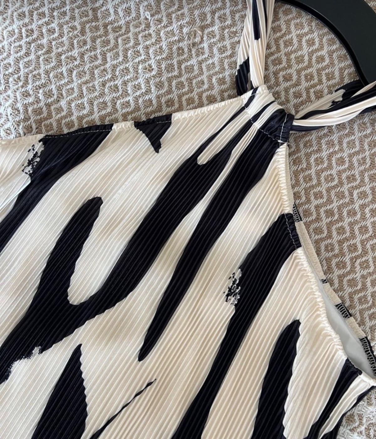 Women’s cream and black printed dress - Image 2