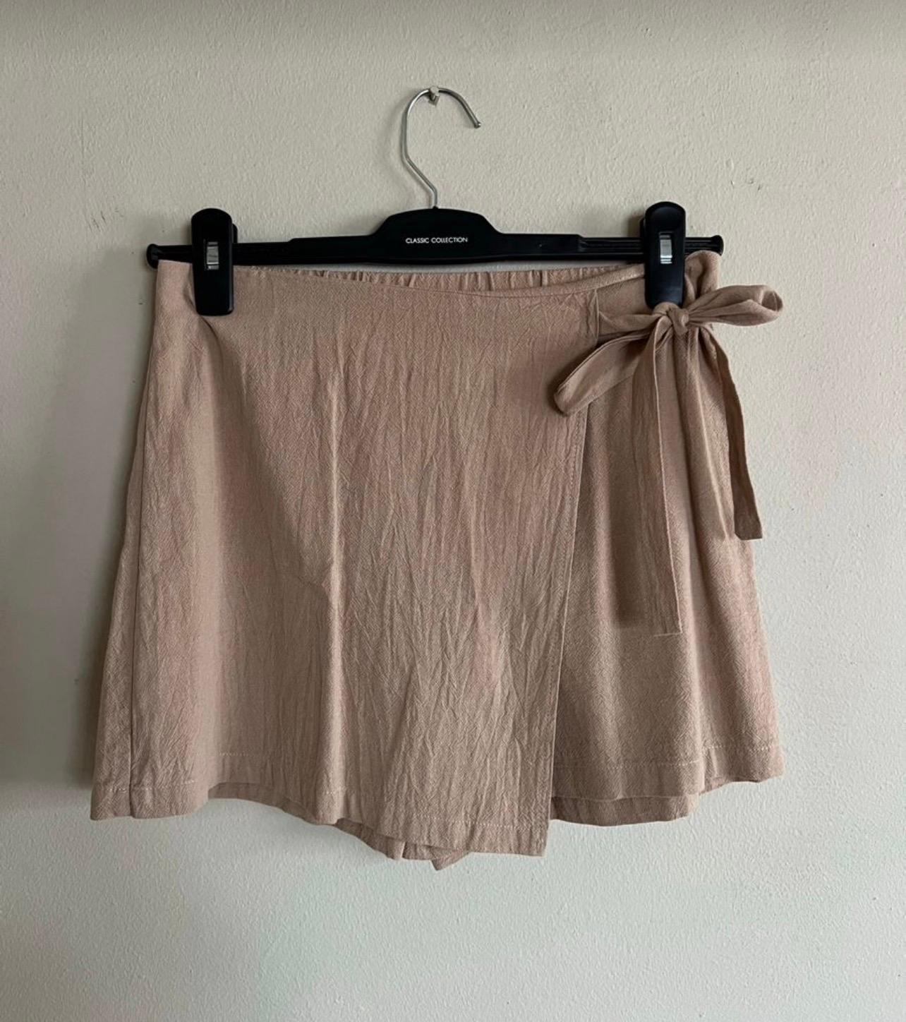 Women’s tan skort - Image 1