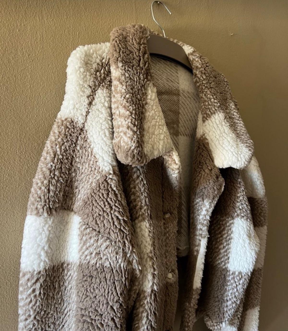 Women’s cream and white wool jacket - Image 2